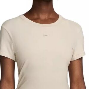 Nike Women's Cropped Sportswear Chill Knit T-Shirt